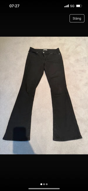 Hunkydory jeans  - Svarta hundkydory jeans i storlek 36, de är som nya och var tyvärr för stora för mig!! 💕