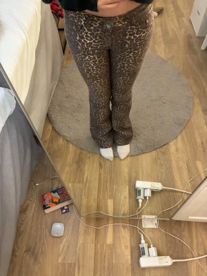 Leopard jeans ifrån Nelly - Super fina leopard jeans ifrån Nelly i storlek 36 . 