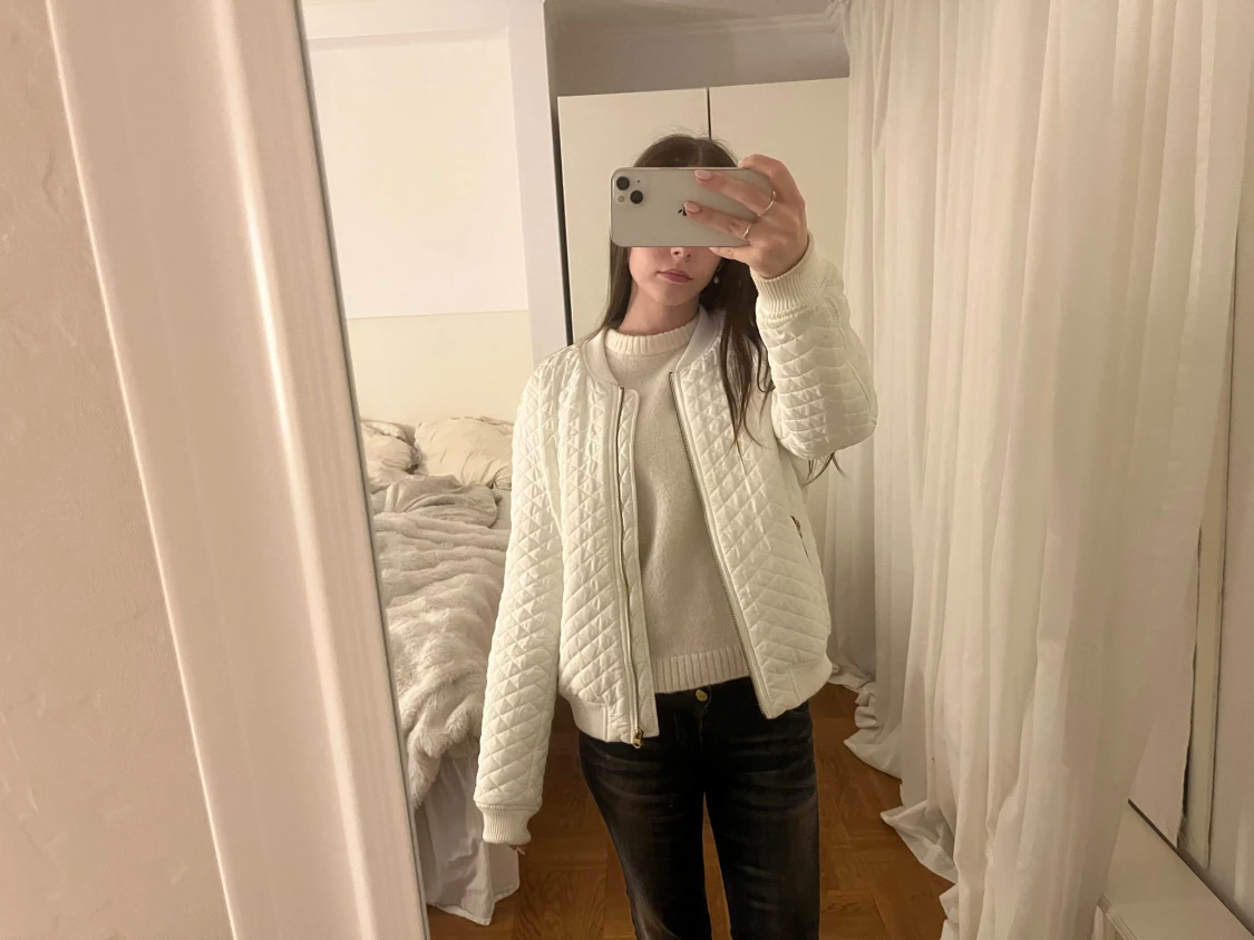 Vit bomber jacka - 2