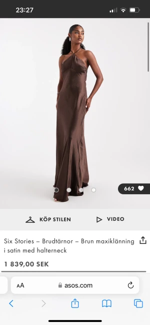 Gul långklänning i satin - Säljer min ljusgula balklänning. ( det är samma modell på klänningarna men olika färg ). Klänningen är endast använd en gång på balen