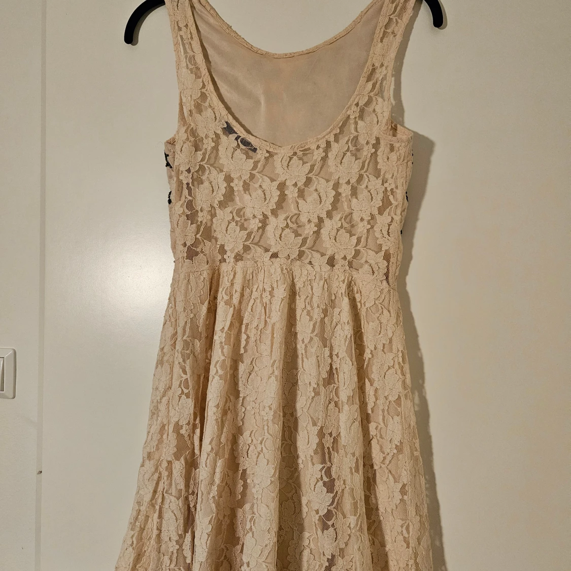 Beige spetsklänning från Zara - 2