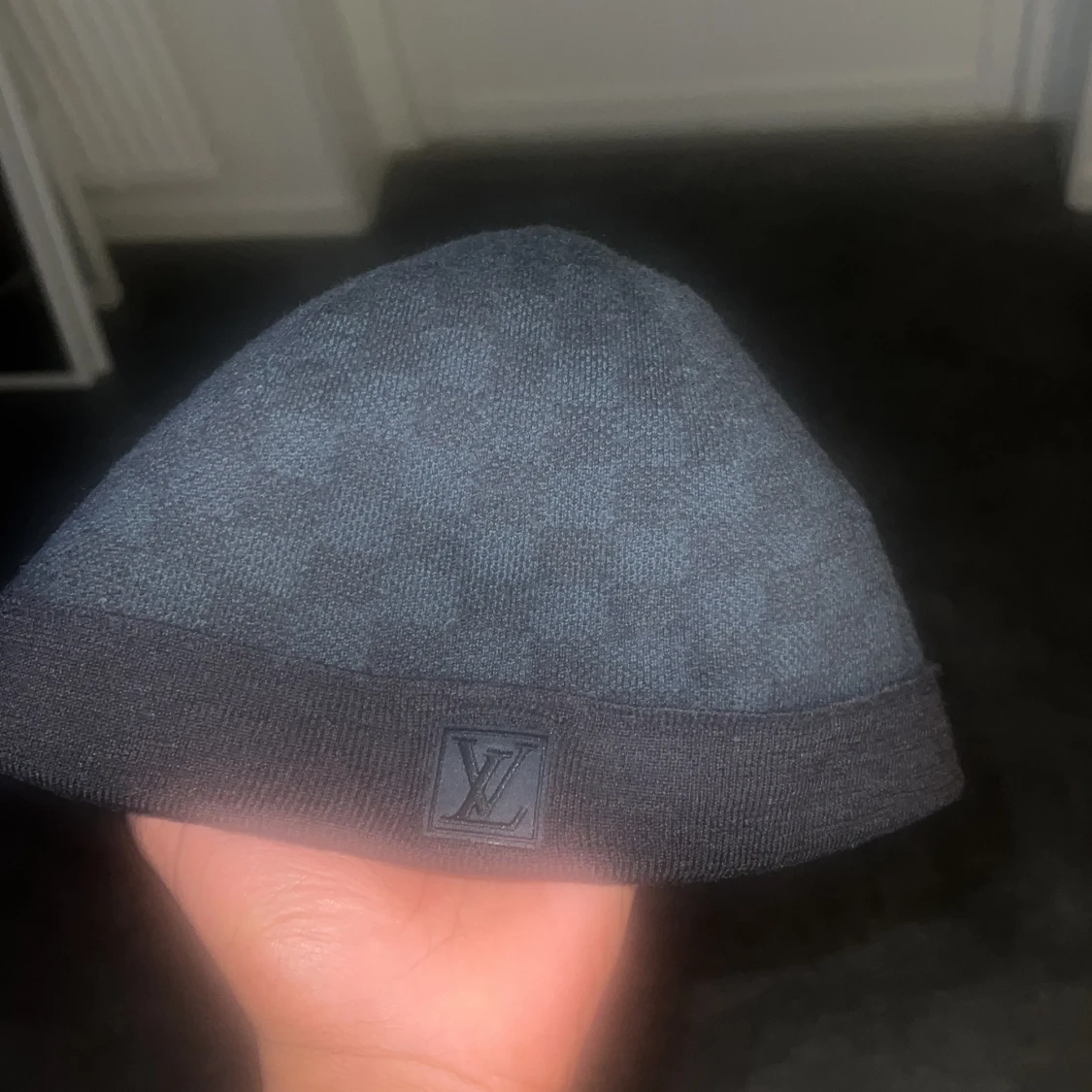 Svart Louis Vuitton mössa i ull - 1