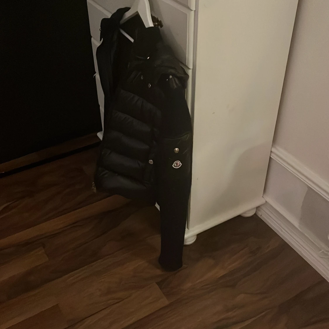 Svart dunjacka från Moncler - 1