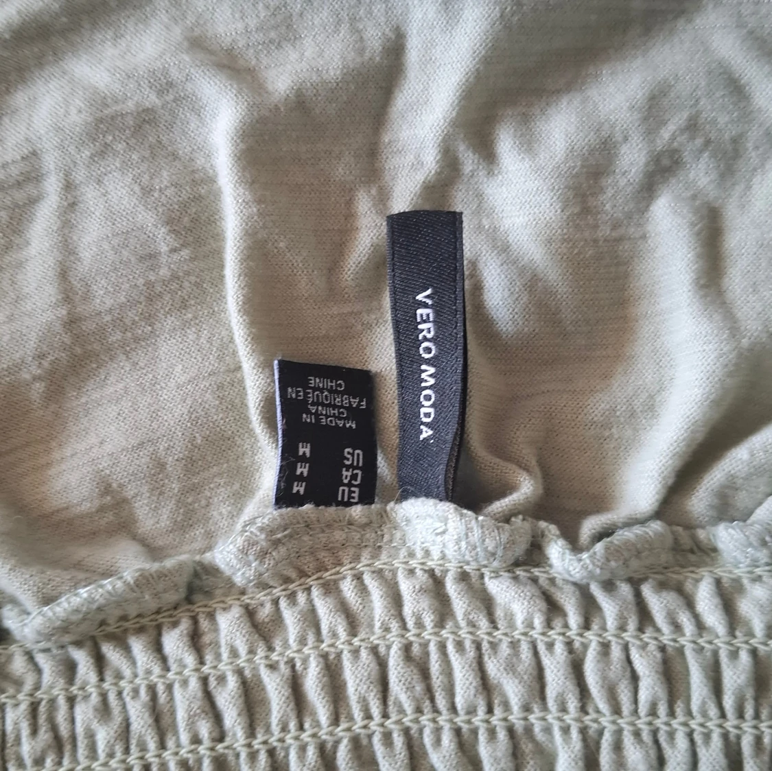 Ljusgrön kort klänning från Vero Moda - 2