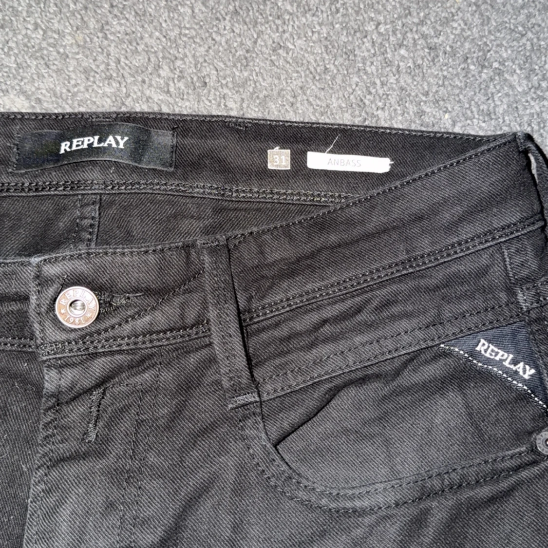 Svarta Replay Anbass jeans herr - 2