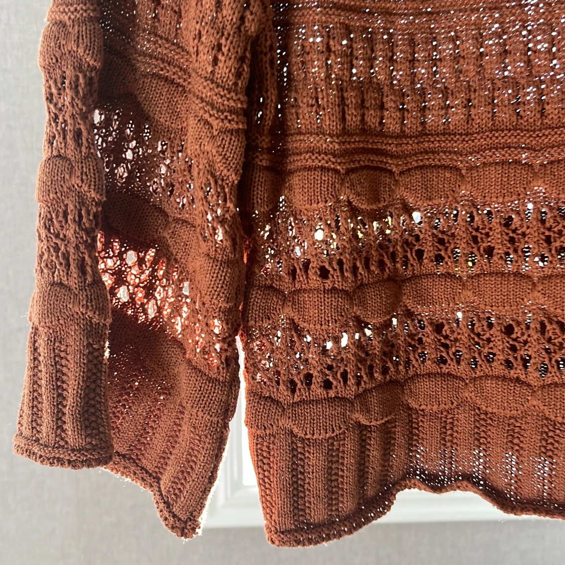 Brun stickad tröja från MNG - 2