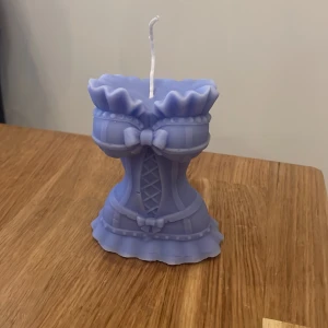  Egentillverkat ljus  -  Säljer ett egentillverkat ljus. Höjd cirka 10cm. 