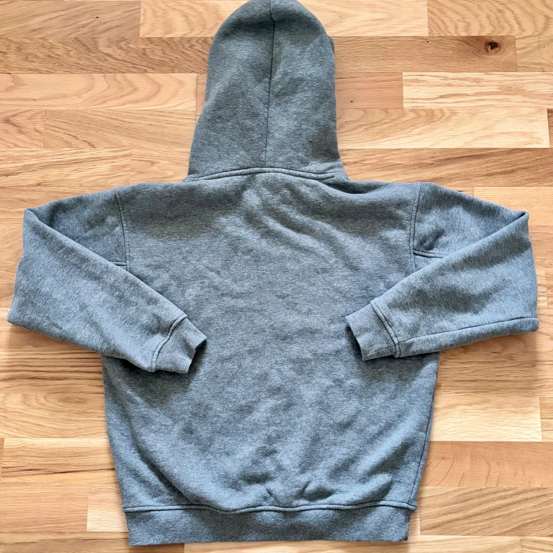 Tjock, grå hoodie - Vailent - 1