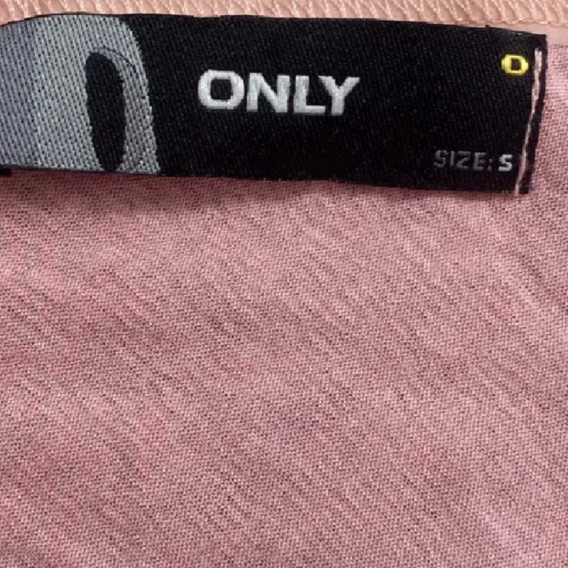 Rosa linne med spets från ONLY - 1