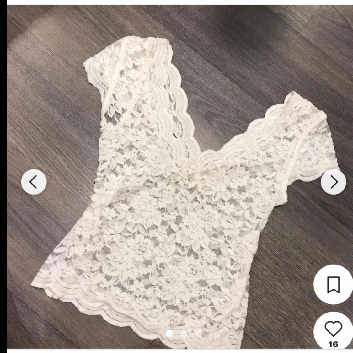 Vit spetsblus från Zara eller stradivarius med v-ringning  - 1