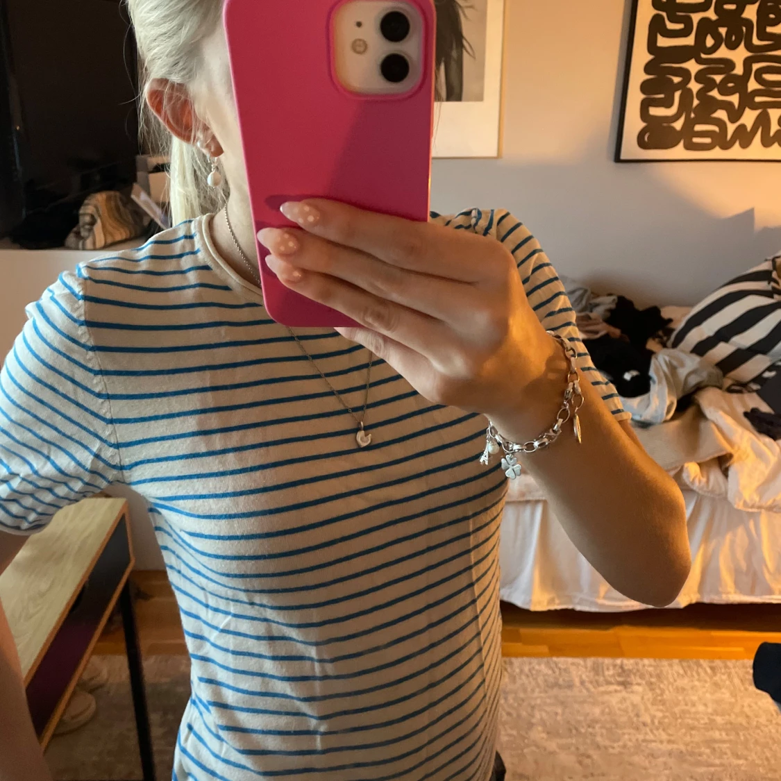 Randig t-shirt i blått och vitt