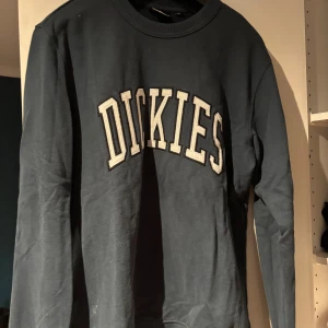 Tröja från Dickies - Tröja från Dickies, knappt använd, storlek medium
