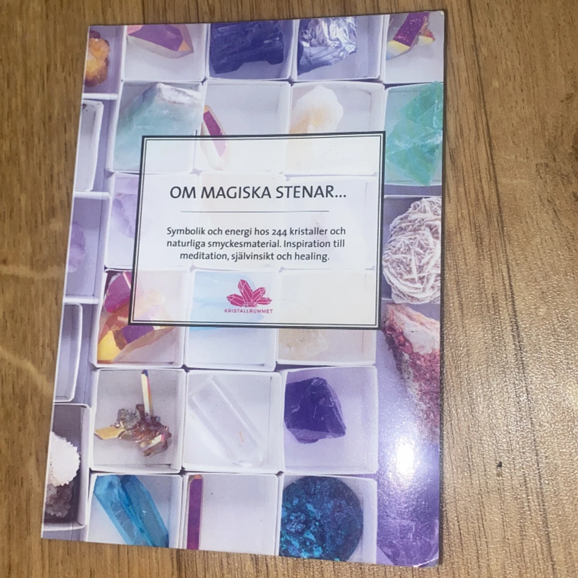 💗 SÄLJER SJU KRISTALLER + EN BOK OM KRISTALLER 💗 - 90