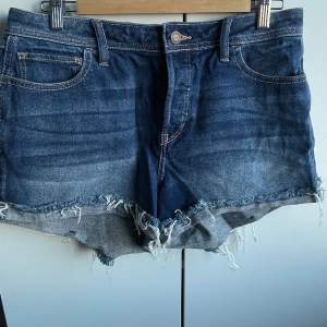 Jeans shorts från holisster helt oanvända 