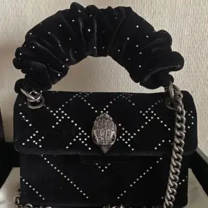 Söker denna väska, bara att skriva om nån vill sälja!!💖💖