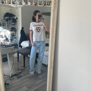T-shirt - H&m tröja, aldrig änvänd🤍