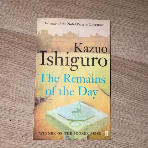 The remains of the day  - Säljer denna bok av Kazuo Ishiguro. Nyskick! Skriv vid intresse<3