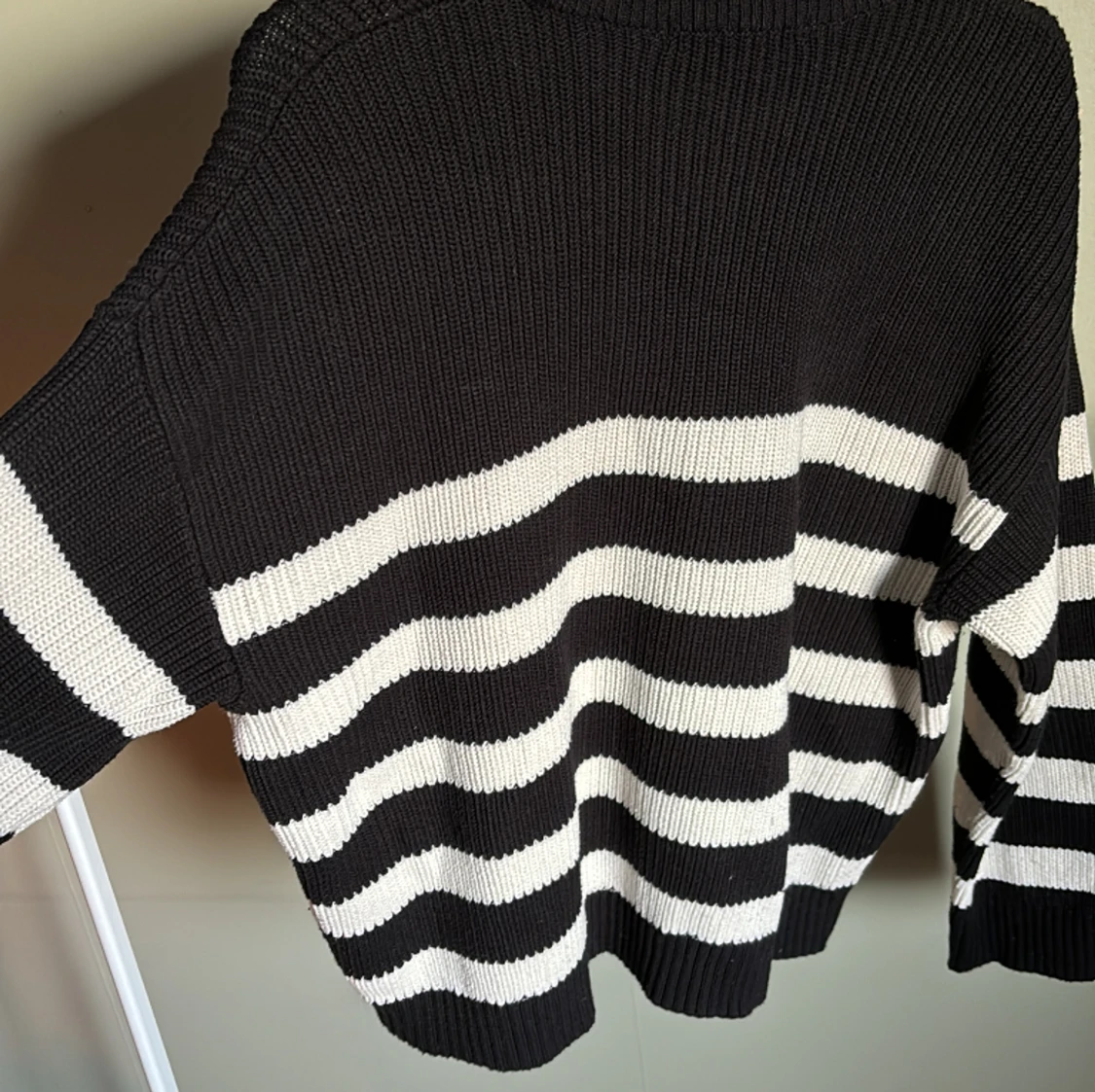 Randig stickad tröja - 90