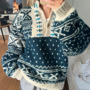 Handstickad tröja - Helt otrolig tröja som är stickad i 100% ull! 