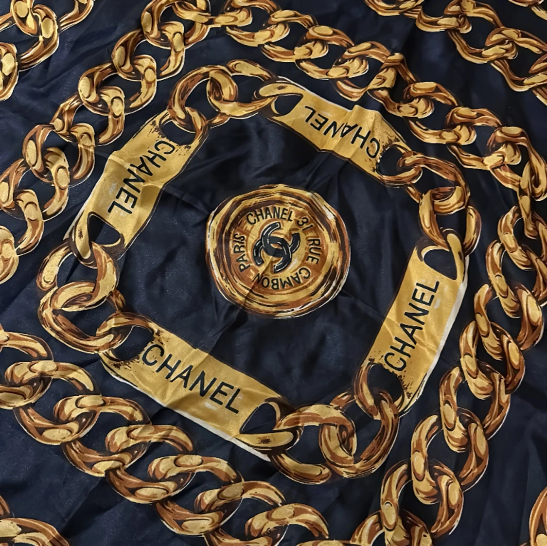 Sjal/ scarf med CC logga  - 90