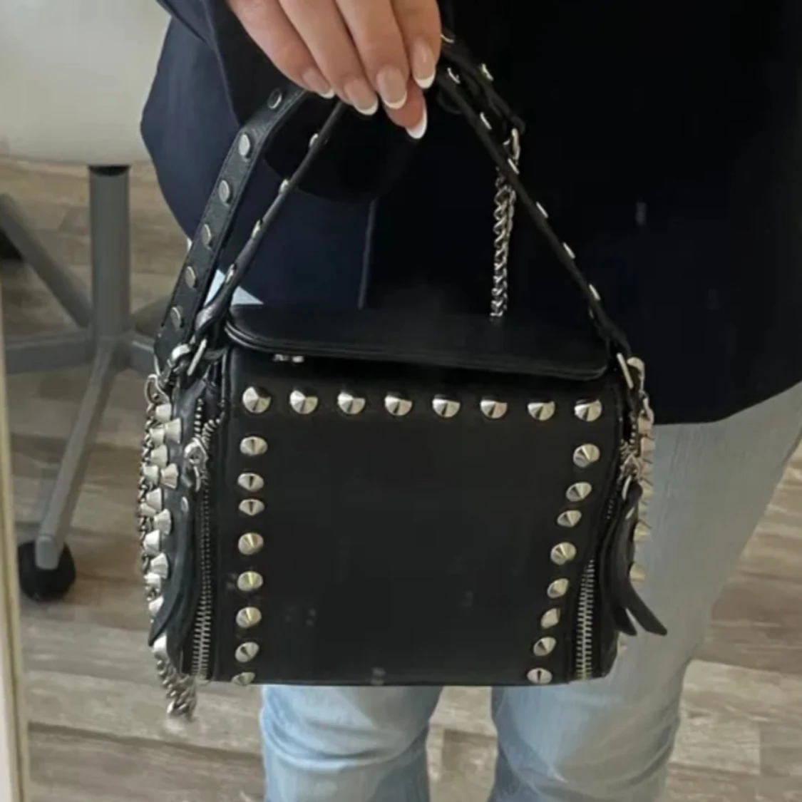 Säljer nu min väska från Zara - 90