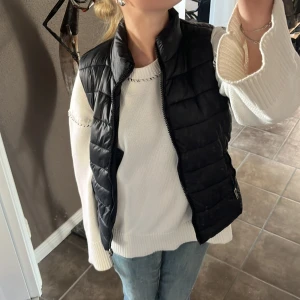 Mango väst  - Superfin väst från mango i storlek xs 