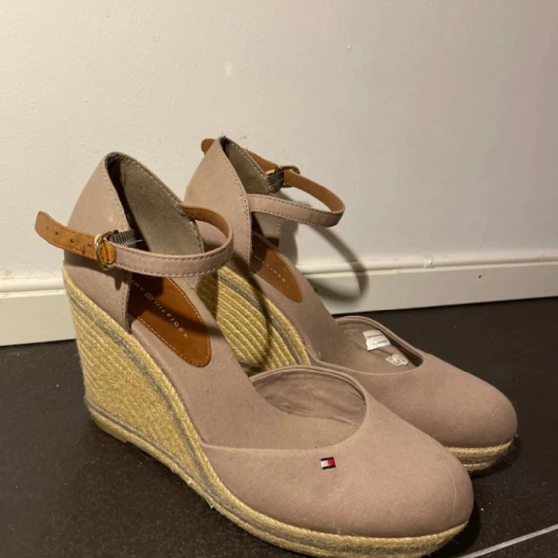 Tommy Hilfiger  - 90