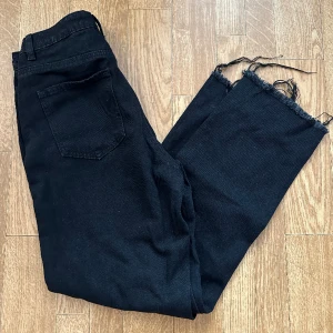 Straight leg jeans - Från Missguided, storlek 36. Bara provat dem. 200kr + frakt annars hämtas de i Eskilstuna 
