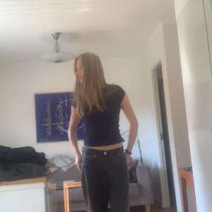 Sweet sktbs jeans - Snygga baggy jeans, unisex ☺️ Midja-82 Utsida ben-105 Insida-73 ( men baggy fit så de sitter längre ner) 