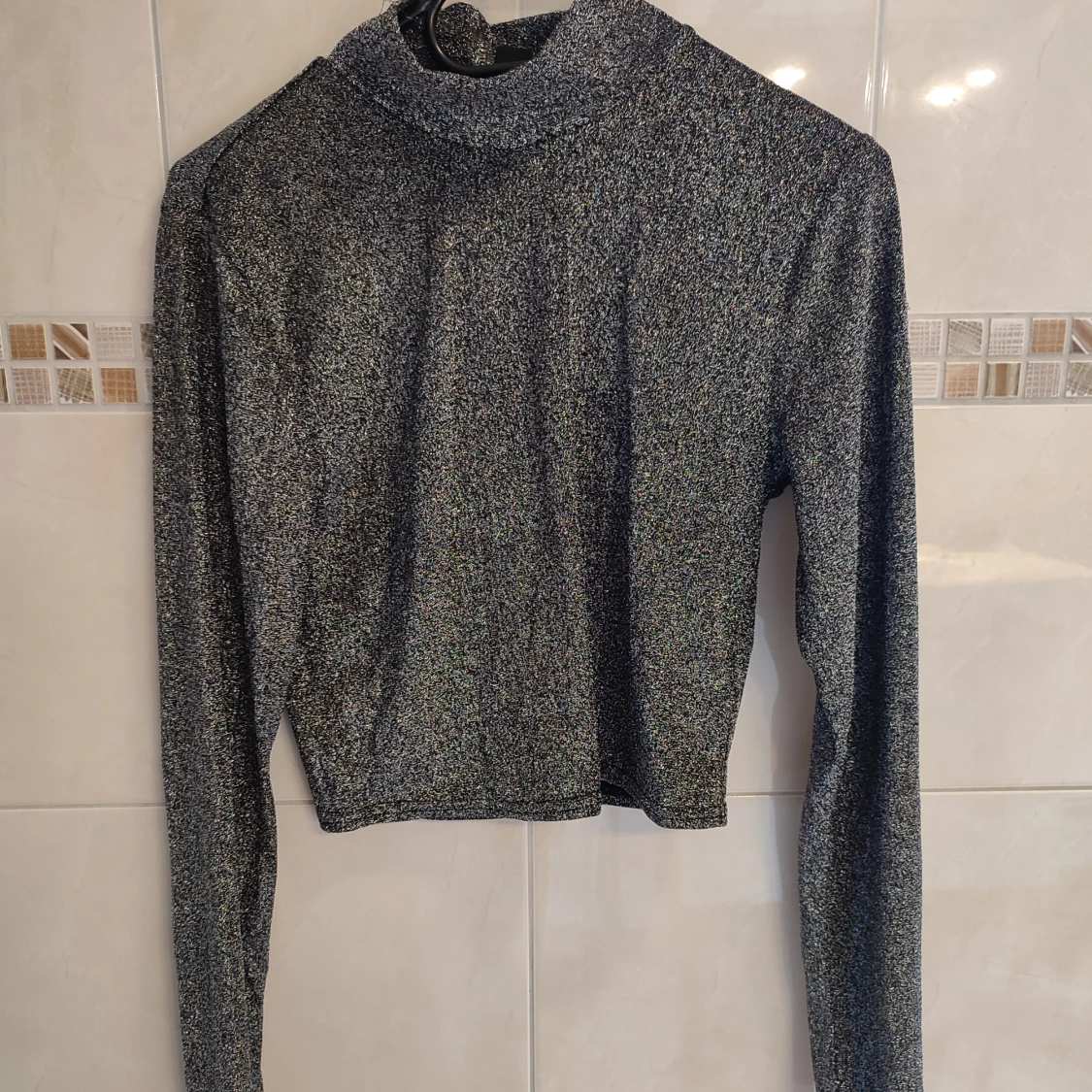 Grå glittrig topp 