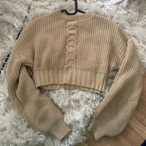 Tröja från Nakd - Jättefin mysig tröja, använt en gång🧁🍓