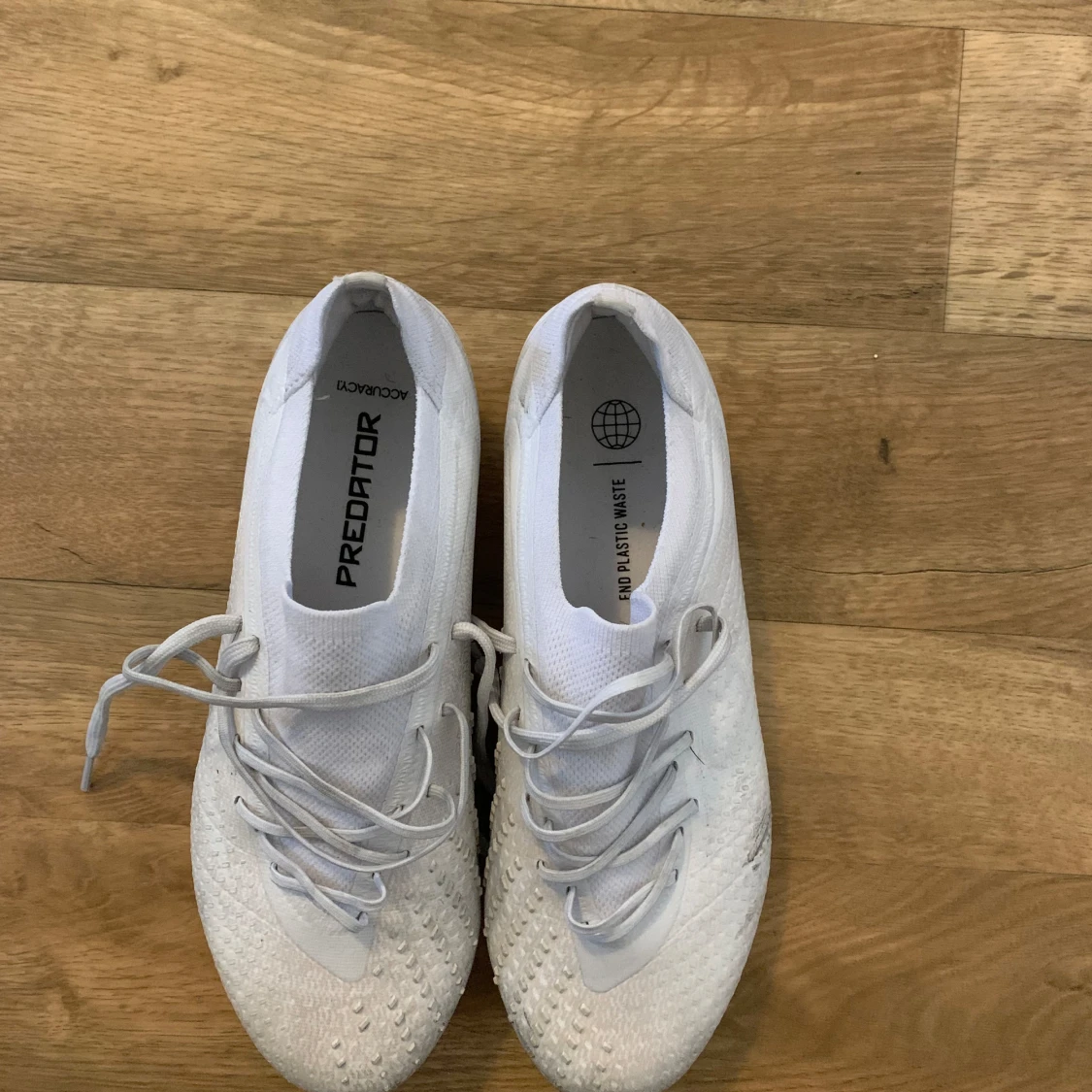 Fotbollsskor 42,5  - 91