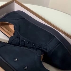 Mörk blåa loubs  - Helt nytt skick 