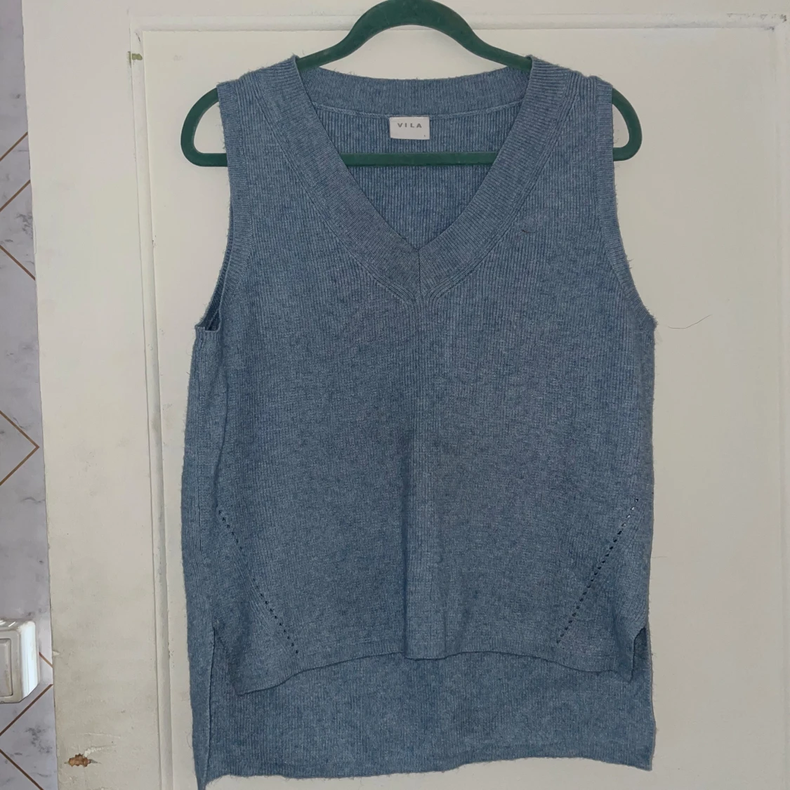 Grå stickad väst från VILA