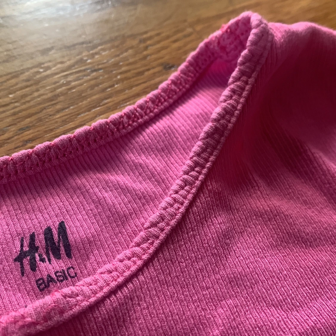 Ljusrosa tight kortärmad t-shirt  - 91