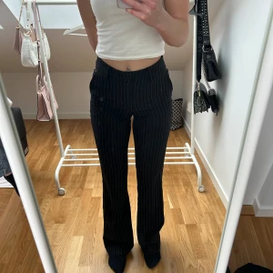 BIK BOK byxor - Byxor från BIK BOK. 🩷