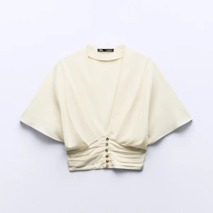 Topp - Superfin blus men kommer aldrig till användning, använd en gång.💕