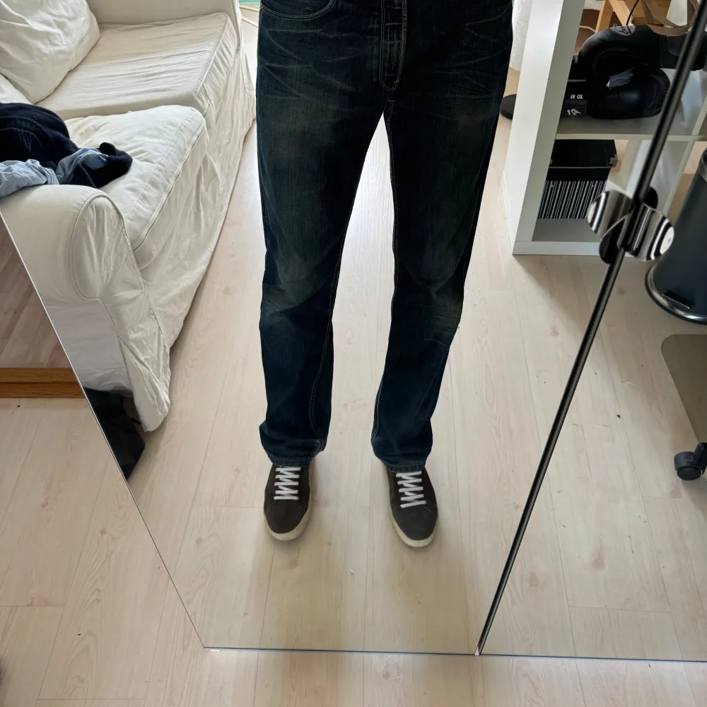 Levi’s jeans 506 straight  W33 L 36  Pris 300kr. Farkut & Housut.