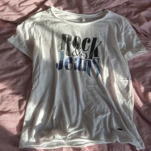 Pepejeans tshirt - Inga defekter, tyget är lite genomskinligt❤️ Passar både S och XS.