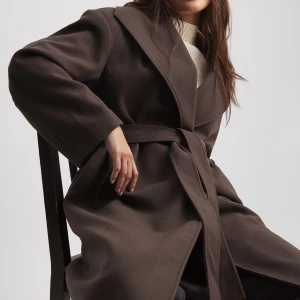 Kappa NA-KD  - Kappa från NA-KD. Använd 3ggr - nyskick.  Storlek 38