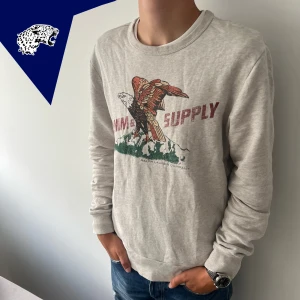 RALPH LAUREN TRÖJA - Ralph lauren /Denim & Supply  tröja | Skick: 9/10 | Strl: M | Vårt pris 379kr | Modellen är 182 cm lång | Hör av dig om du undrar någonting!