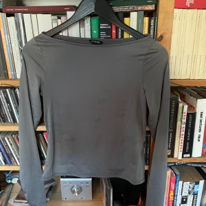 Boatneck line tröja - Köpte för 150 men passade inte så säljer den! Den är alltså aldrig använd:)