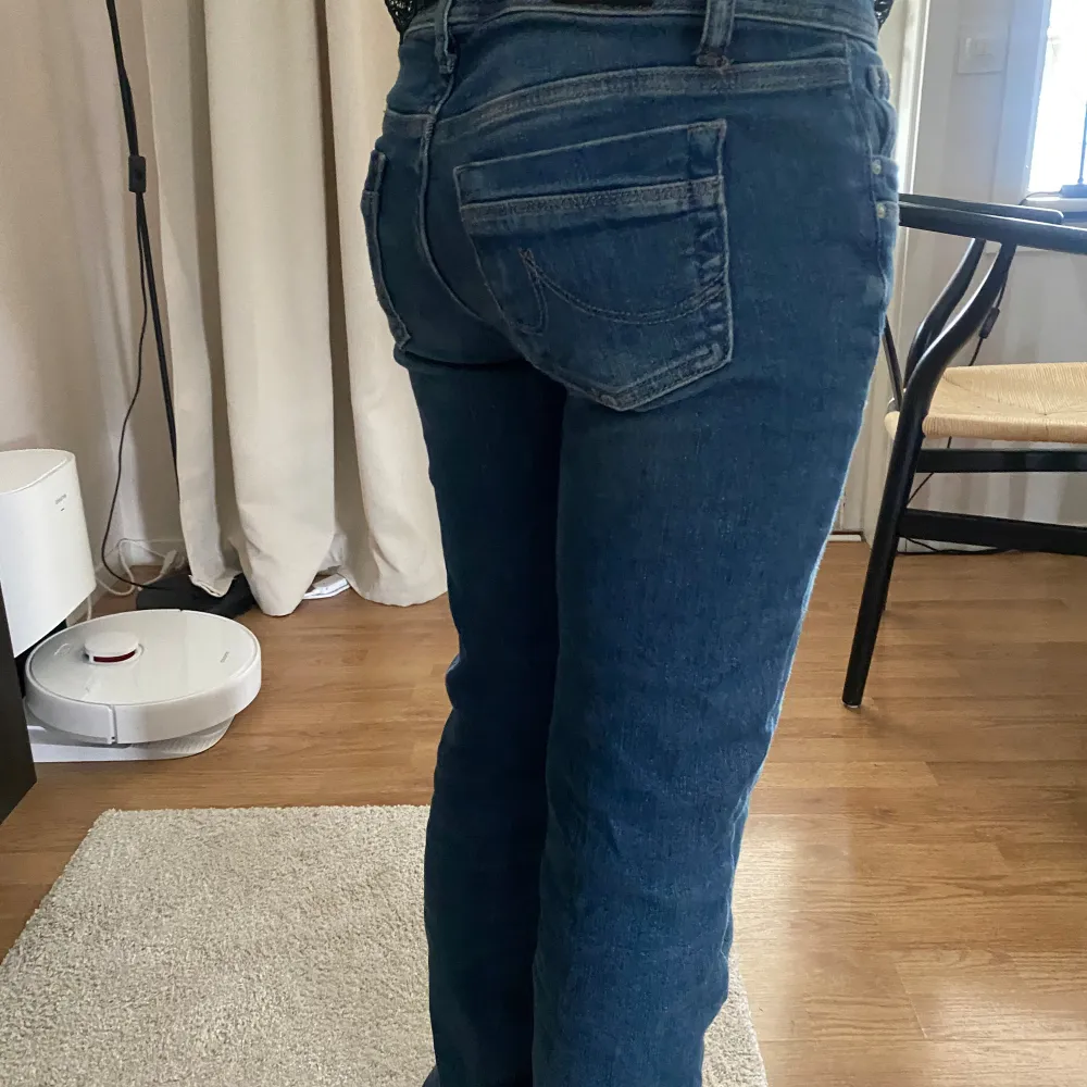 Säljer mina ltb jeans då dom är förstöra i lår och ben. I storlek 25/32 . Jeans & Byxor.