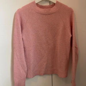 Stickat tröja - Fin rosa färg, tunn stickad