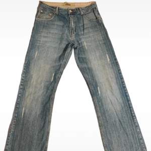 Vintage low-waist jeans, jättefina och coola. Köpta second hand