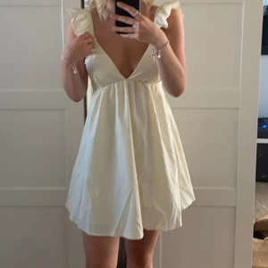 Sommarklänning  - Beige klänning 💕 storlek xs 