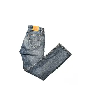 Levis jeans i modellen 505. Skick 9/10, Storlek W31 L32. Nypris 1100 kr, mitt pris 350 kr. Skriv vid funderingar