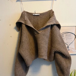 Fin zara tjock stickat - Från zara! köpt via vinted passar ej mig! nypris 800kr