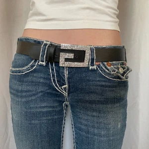 skärp - använd köp nu😽 börjat dela sig längst ut och en diamant lossnat  därav priset, 