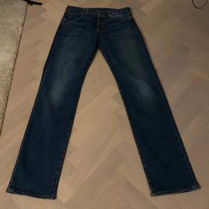 Helt nya Levis jeans som aldrig använts mer än att prova de. Ops lite stretch.